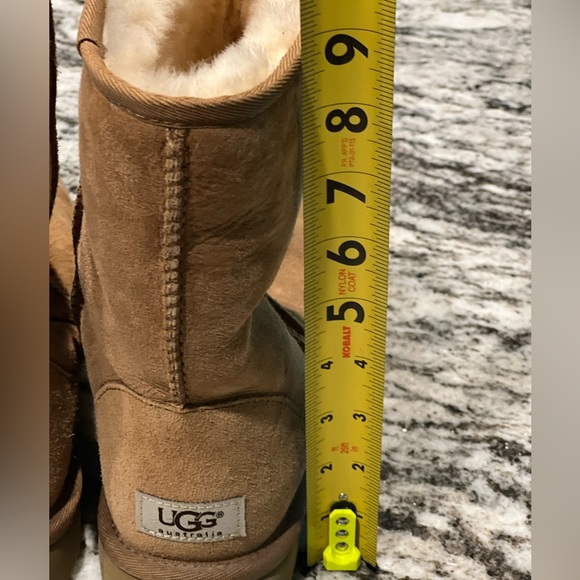 UGG Chestnut Classic Sheepskin Boots - Picture 3 of 5